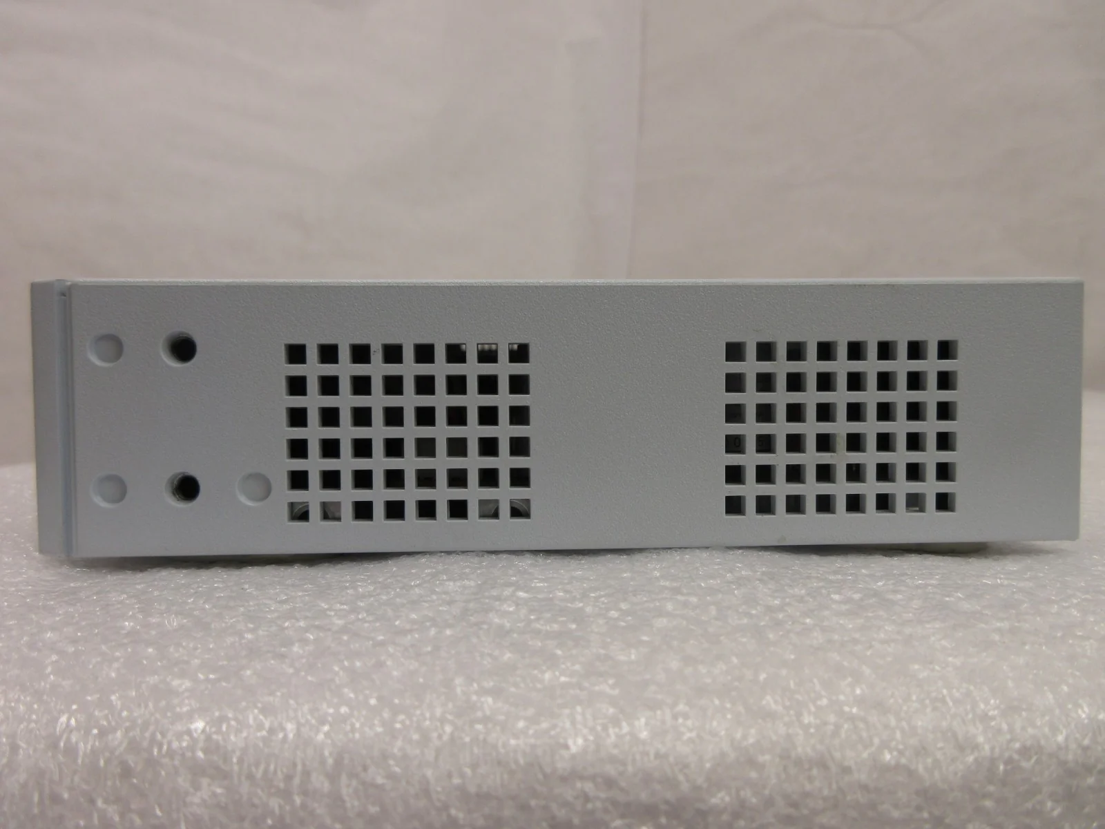 3Com 1647-010-000-1.01 Baseline 10/100 Switch 3C16470 AMAT Quantum X Used - Image 5