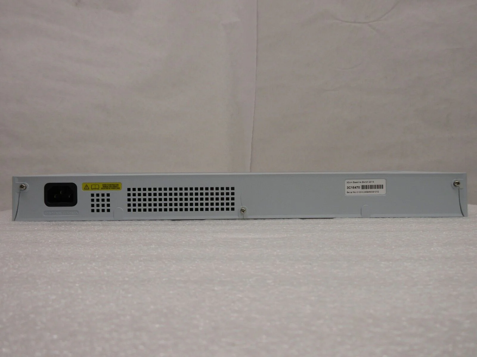 3Com 1647-010-010-1.00 Baseline Switch 2016 3C16470 AMAT Quantum X Used Working - Image 4