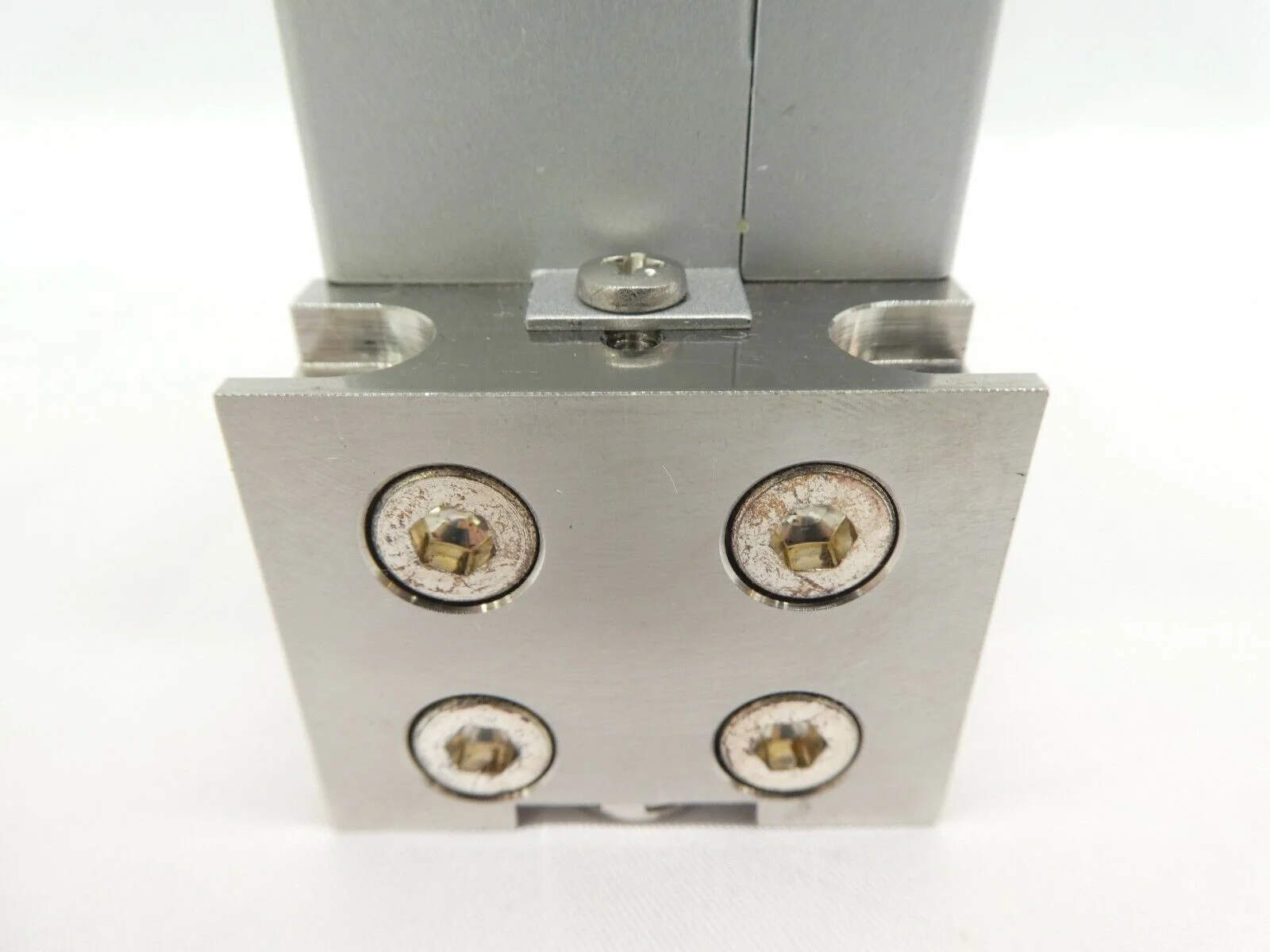 Aera FC-D985CT-BH MFC Mass Flow Controller FC-985c 100 CCM 4% H2/N2 Working - Image 10