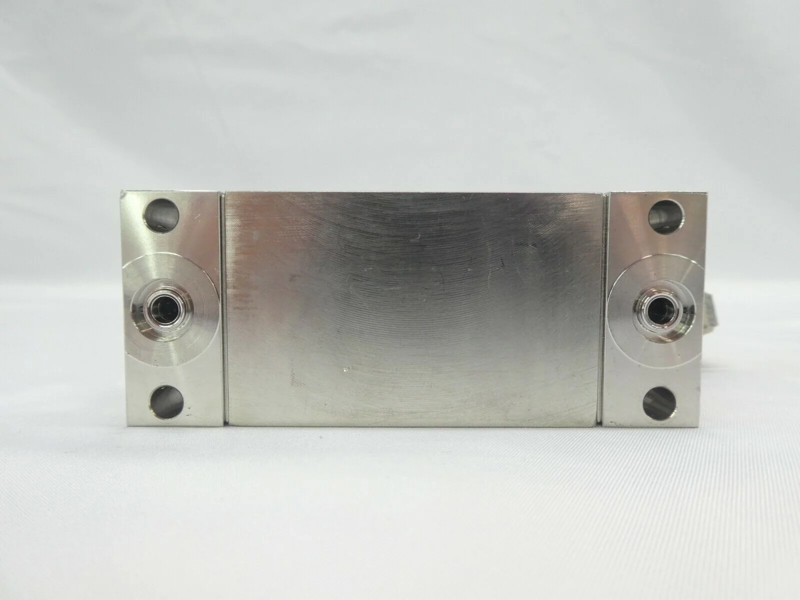 Aera TC FC-D985Y-BF Mass Flow Controller MFC FC-D985 200 SCCM DCS Working Spare - Image 7