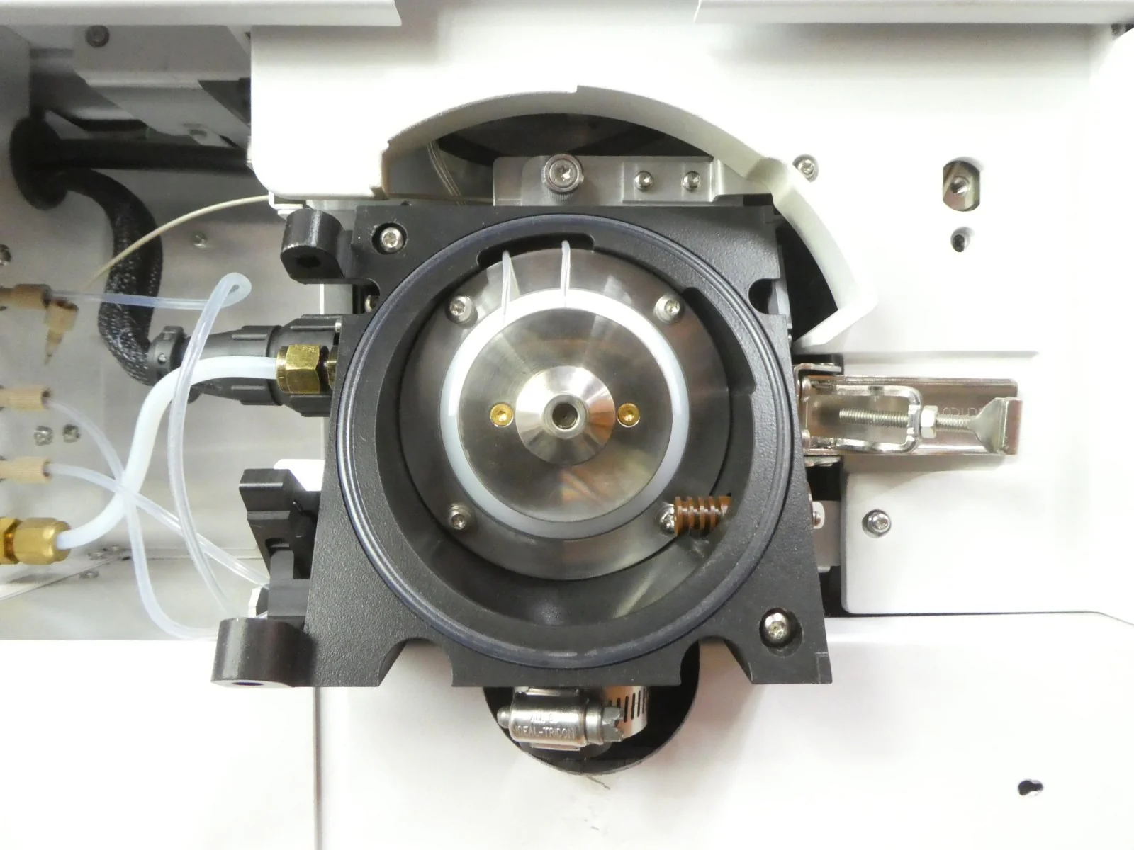 Agilent Technologies G6230A 6230 TOF LC/MS Mass Spectrometer Untested Surplus - Image 6