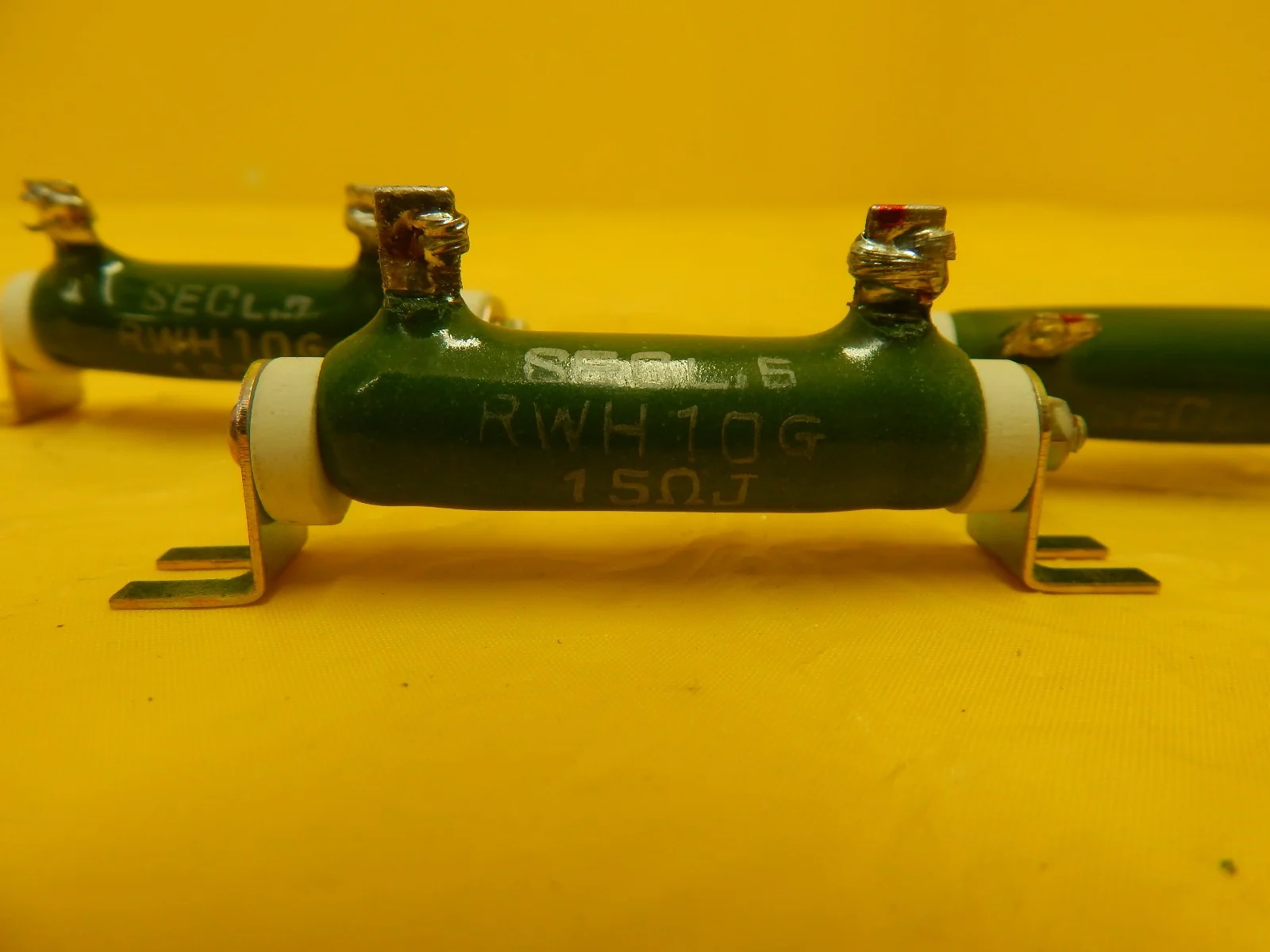 Akira Seiki RWH20G 10ΩJ RWH10G 15ΩJ 0.1Ω Compact Resistor Reseller Lot of 9 Used - Image 6