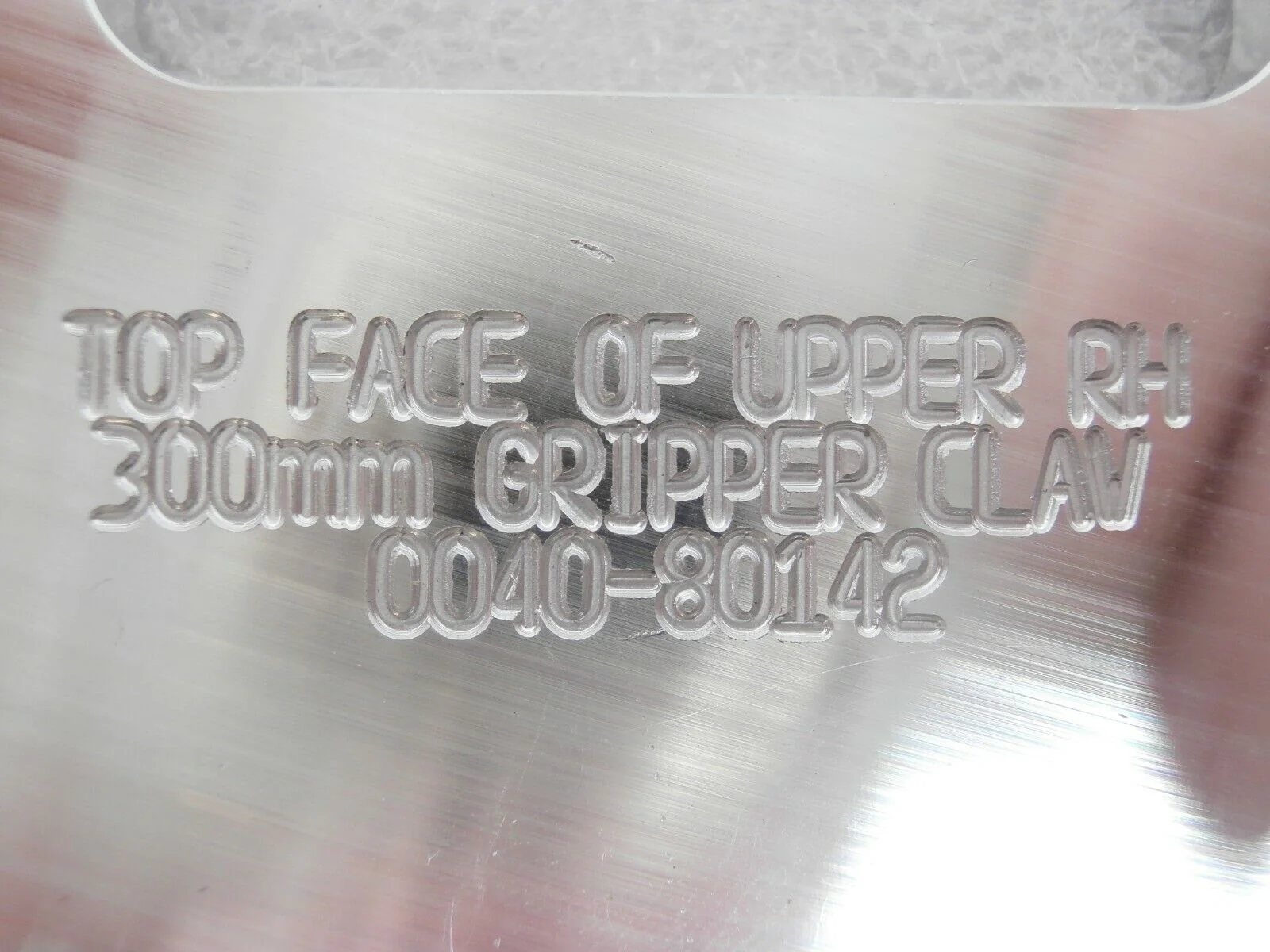 AMAT Applied Materials 0040-80142 Upper RH 300mm Gripper Claw 0040-03857 Working - Image 10