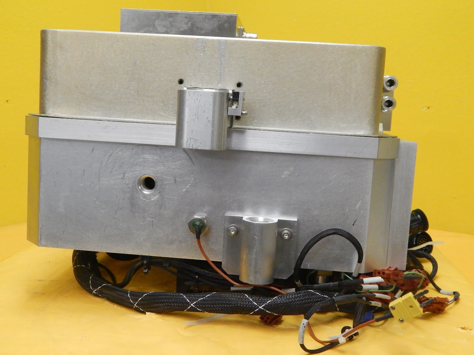 AMAT Applied Materials 4347 B 5000 CVD Chamber 200mm Precision 5000 P5000 Used - Image 2