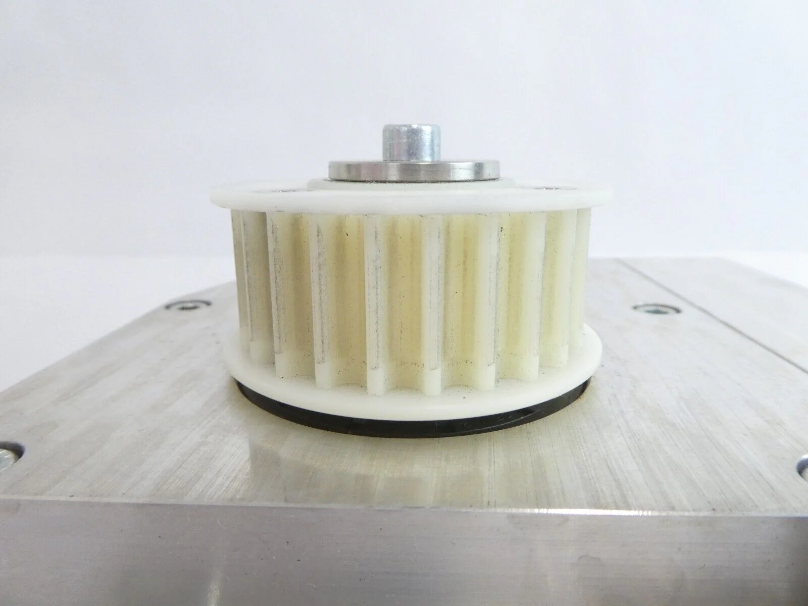 AMAT Applied Materials 8401.0001 Target Rotation Synchronous Motor Working - Image 8