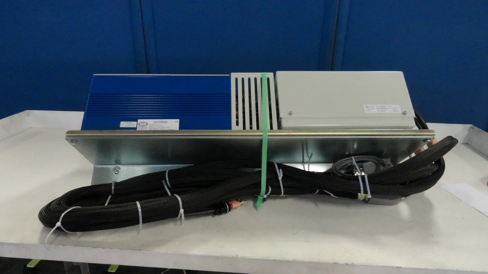 AMAT Applied Materials 9010-01545 S2S Softdrive SAF305-045 Used Working - Image 2