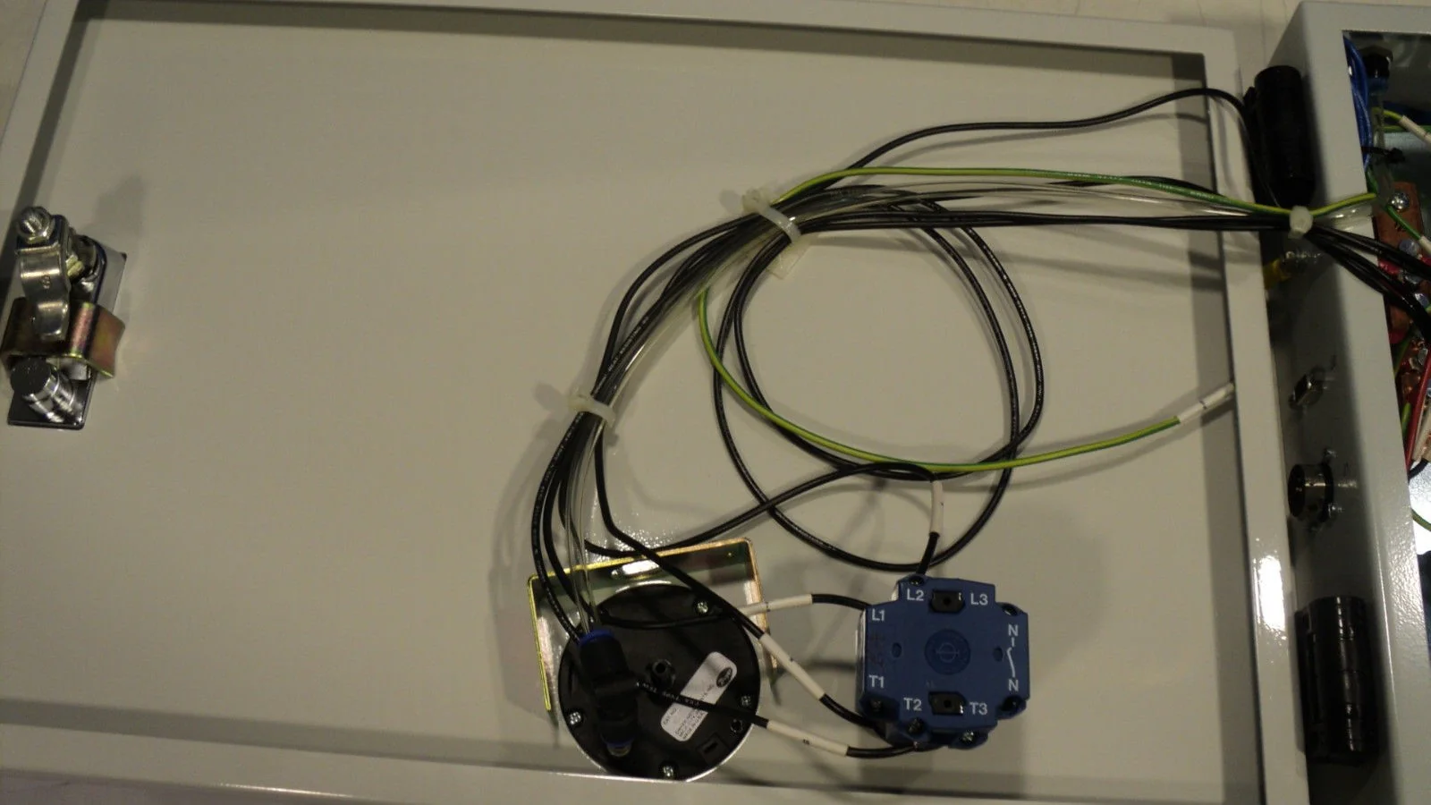AMAT Applied Materials 9090-01060 Filteration Control Assembly 0100-01938 Used - Image 9