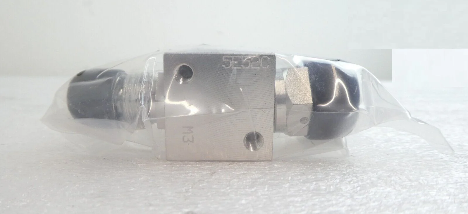 Aptech AP3625SM 2PW FOL4 MOL4 FK 2-Port Manual Diaphragm Valve Lot of 12 New - Image 6