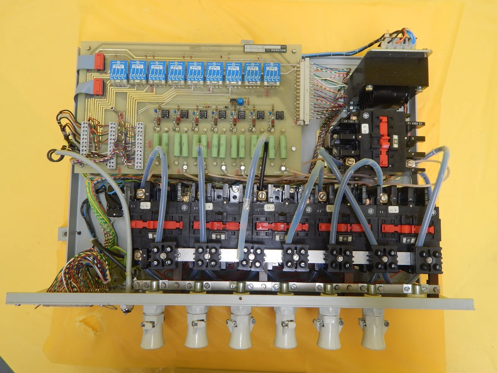 Balzers BG M52 000 Rack Mount Magnetron Switching Unit MSU 101 Used Working - Image 3