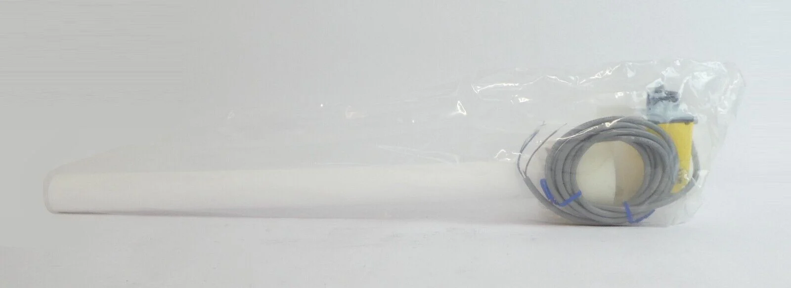 Banner Engineering 332U0047-01 Ultrasonic 1000ML Level Sensor Lot of 2 New - Image 3