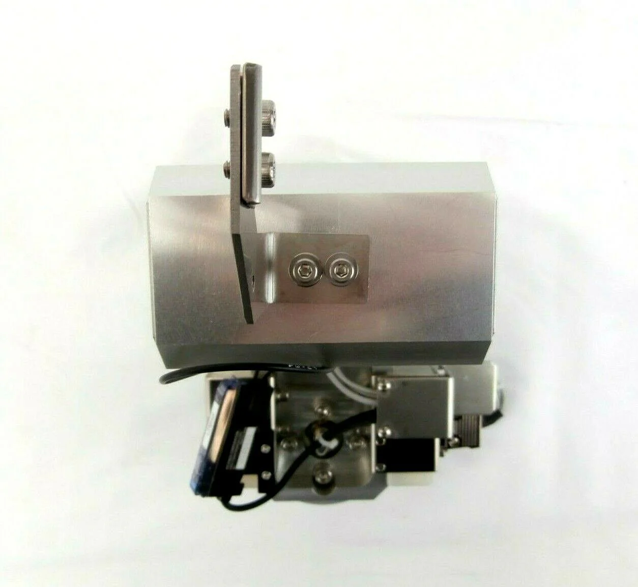 BL Autotec QC-20C-S44 Robot End-Effector Exchange System with Rail Guide Working - Image 6