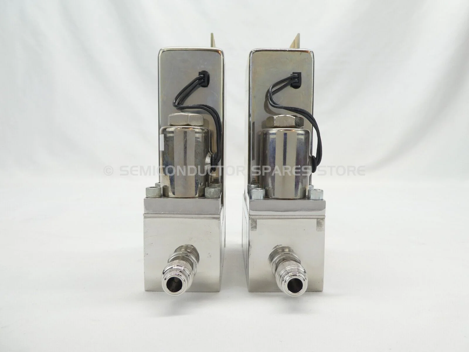 Brooks 5964 Mass Flow Controller MFC 20000 SCCM O2 Lot of 2 OEM Refurbished - Image 3