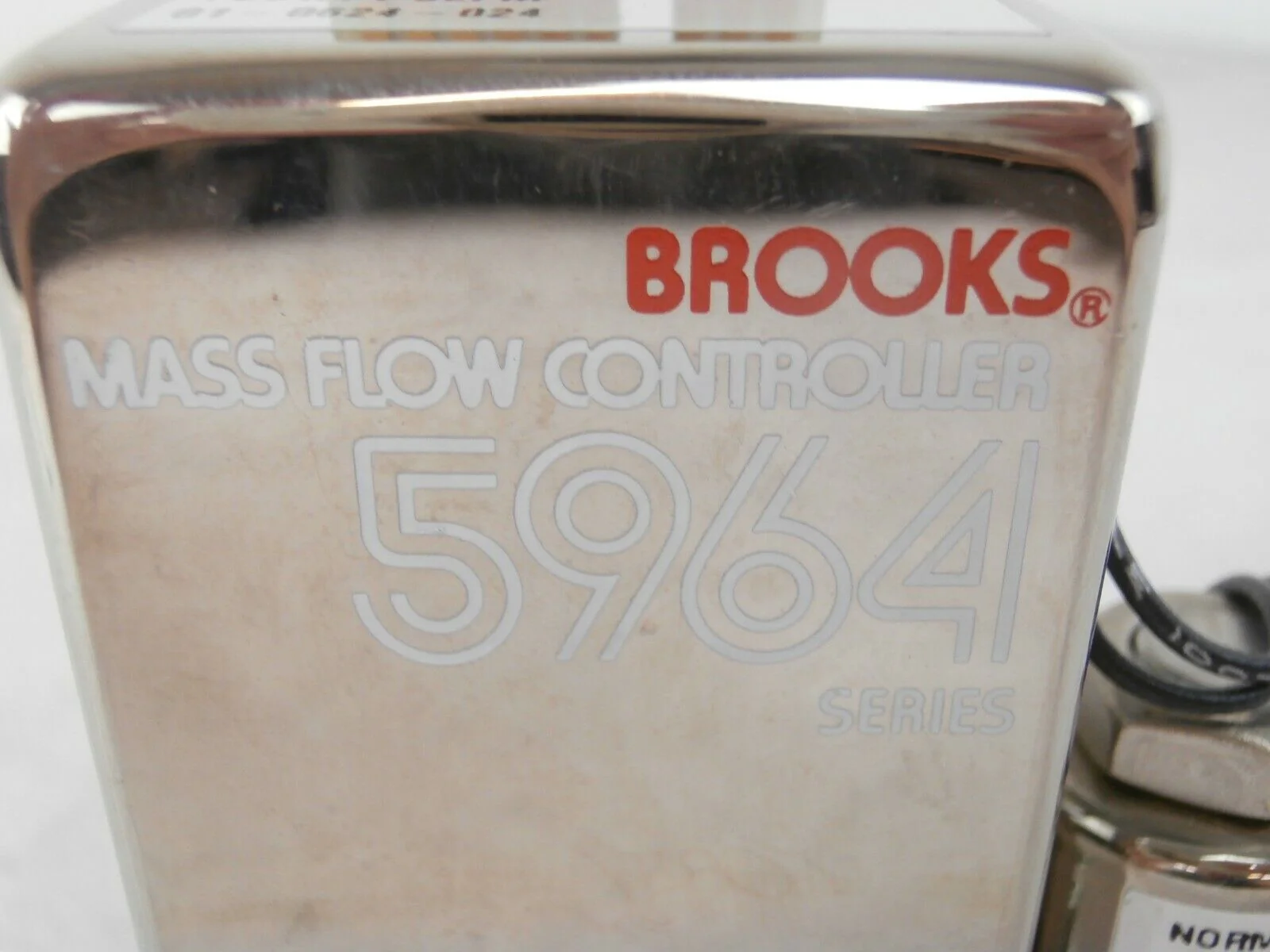 Brooks 5964C2MAHU5KA Mass Flow Controller MFC Novellus 22-10517-01 Working Spare - Image 10
