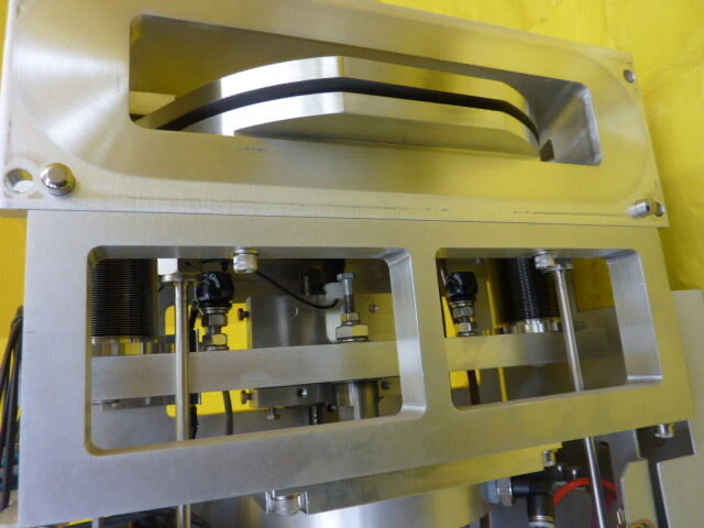 Brooks Automation 001-4700-12 200mm Genus InCooler Cooling Station Working Spare - Image 5