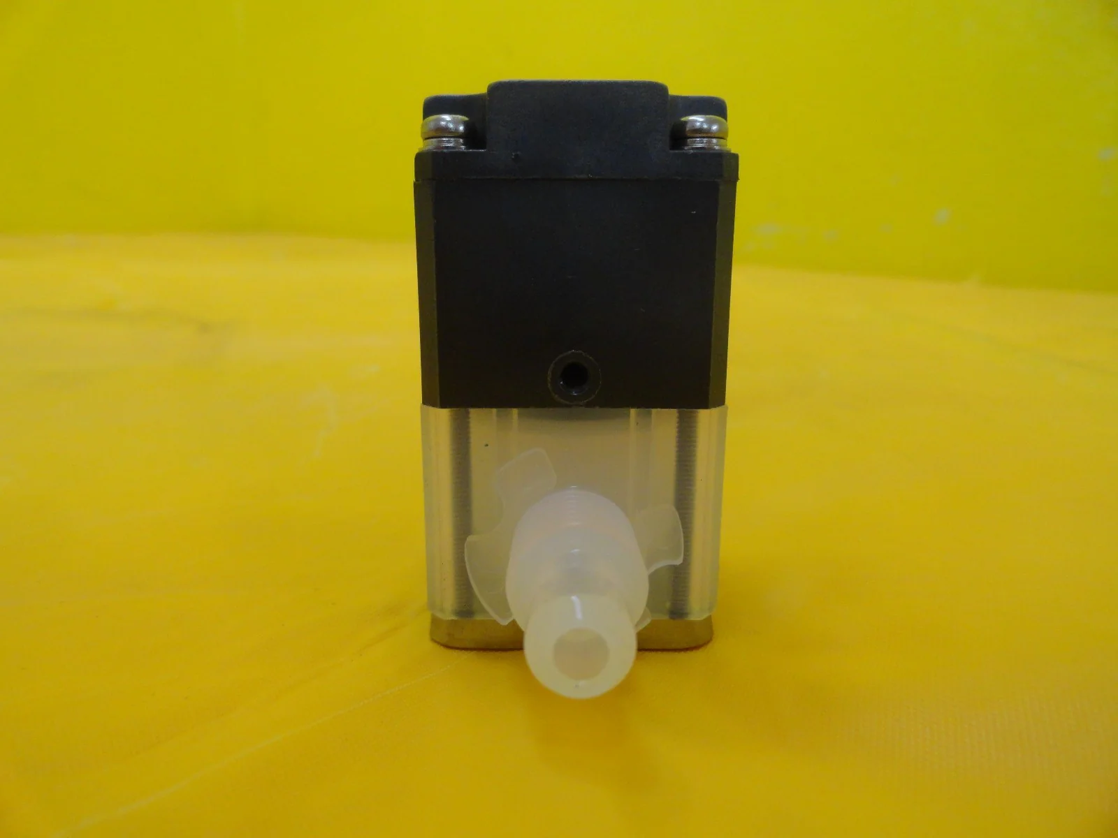 CKD AMD01-8BUR-04-TC Pneumatic Valve Photoresist Lot of 10 TEL Lithius Used - Image 4