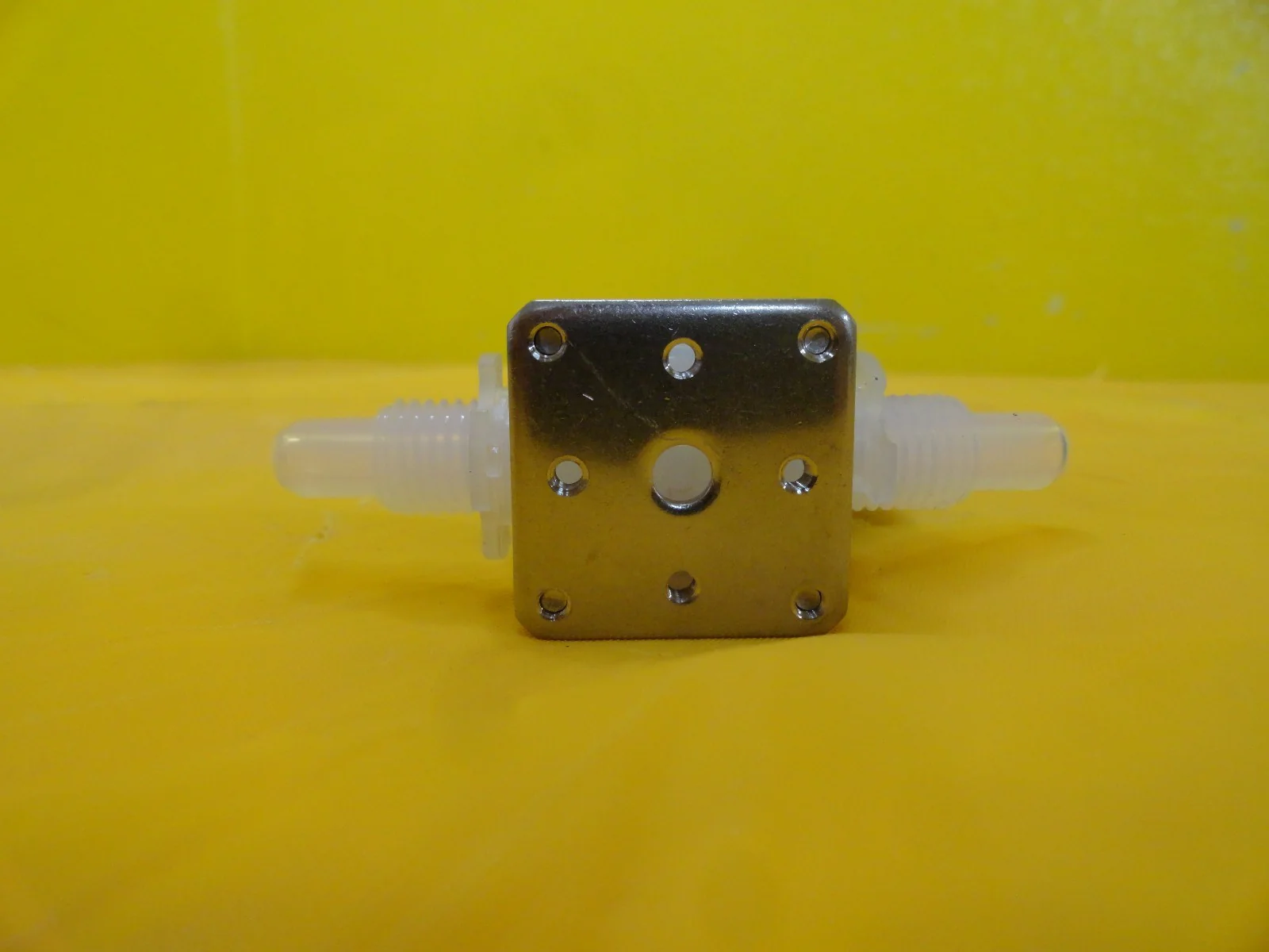 CKD AMD01-8BUR-04-TC Pneumatic Valve Photoresist Lot of 10 TEL Lithius Used - Image 6
