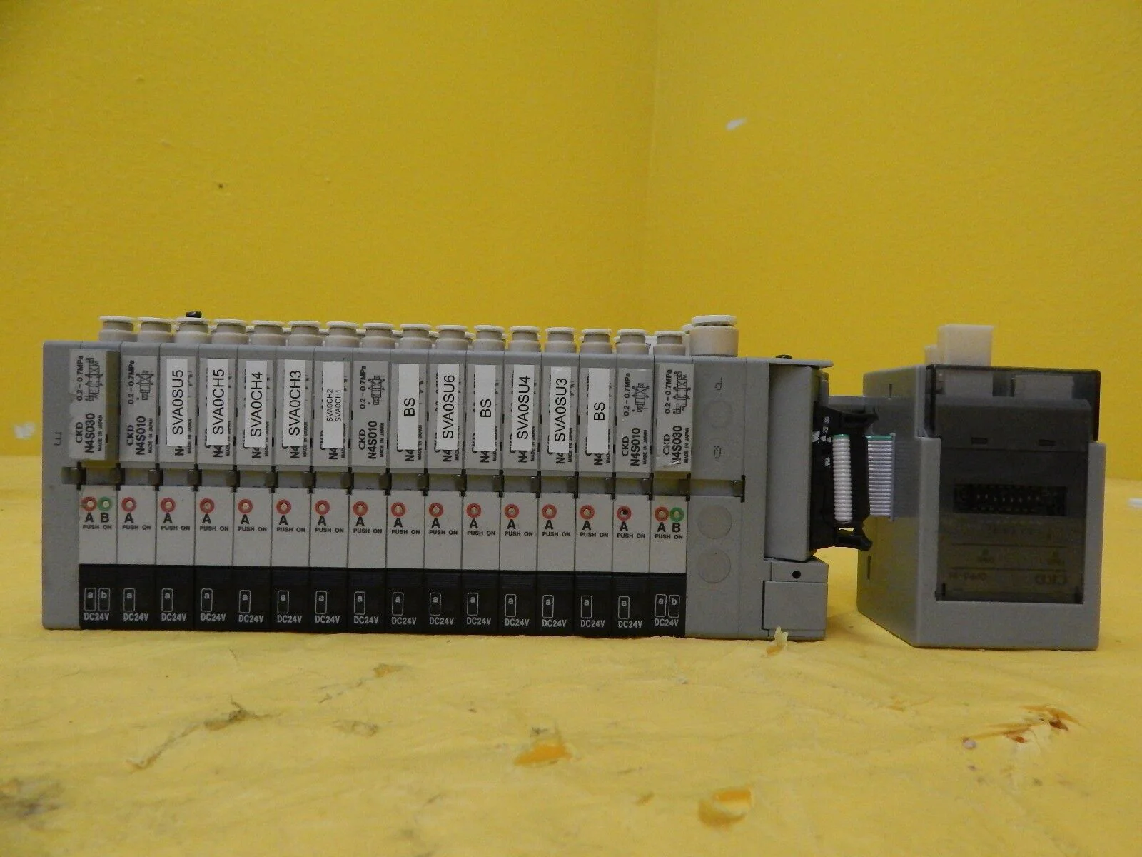 CKD N4S0-T56 16-Port Pnuematic Manifold OPP3-1H Lot of 2 Used Working - Image 3