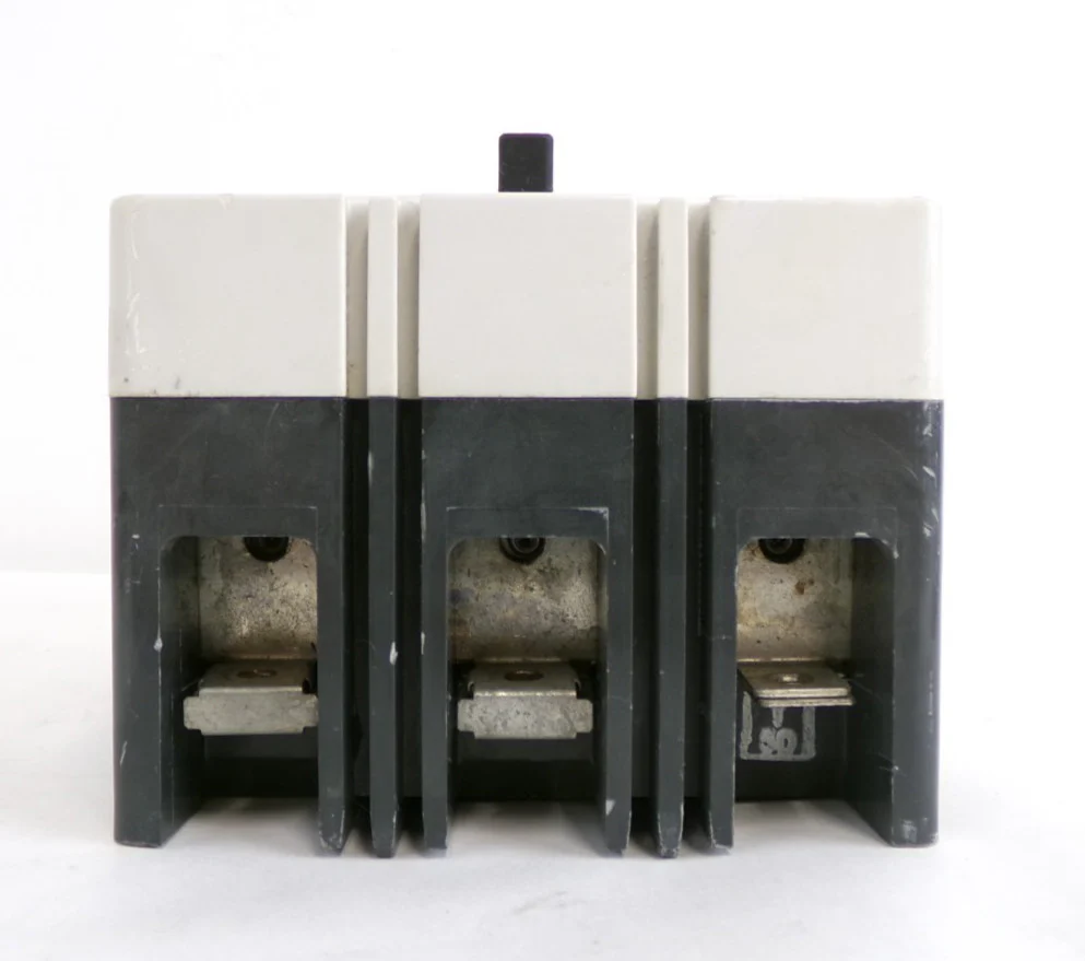 Cutler-Hammer 6638C90G89 3-Pole Industrial Circuit Breaker EHD 14k Working - Image 5