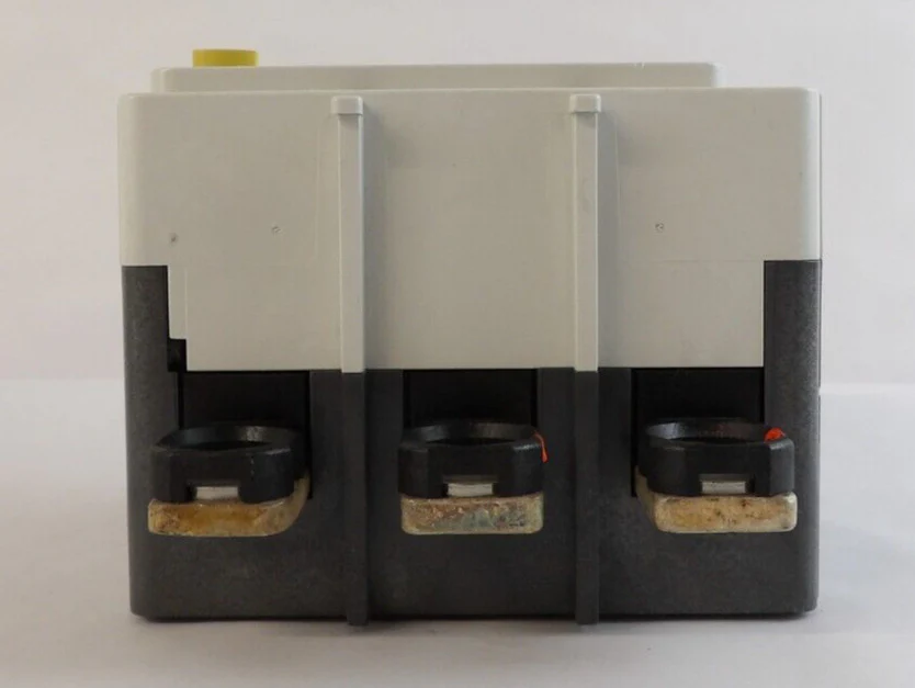 Cutler Hammer ELLBN3400W 3Pole Ground Fault Protector 400A 120-480V Working - Image 4