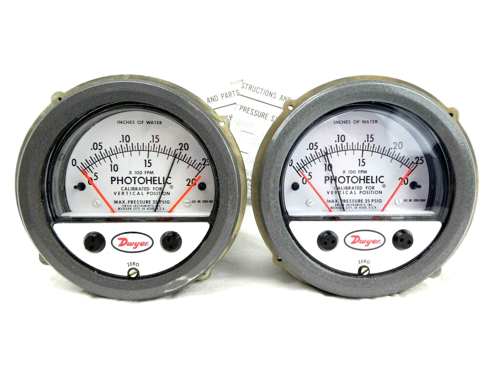 Dwyer 3001-24VAC-TAMP W30G Photohelic Pressure Switch/Gauge Series 3000 Lot of 2 - Image 2