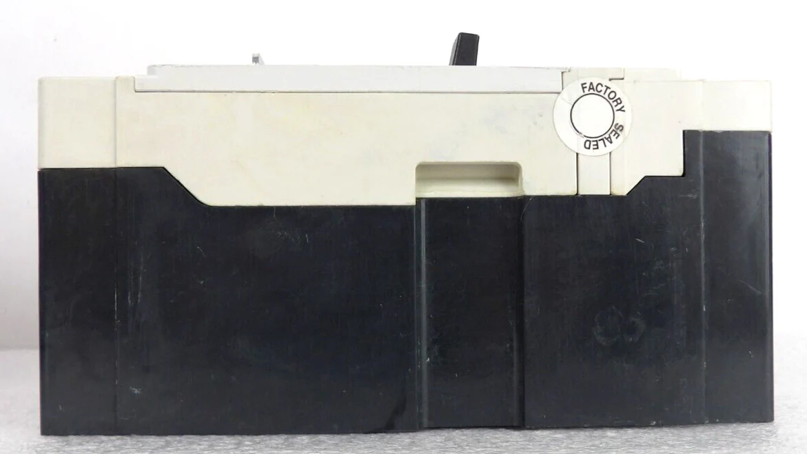 Eaton JGE3250NN Industrial Circuit Breaker J250E 69D2551G10 Lot of 4 Working - Image 3