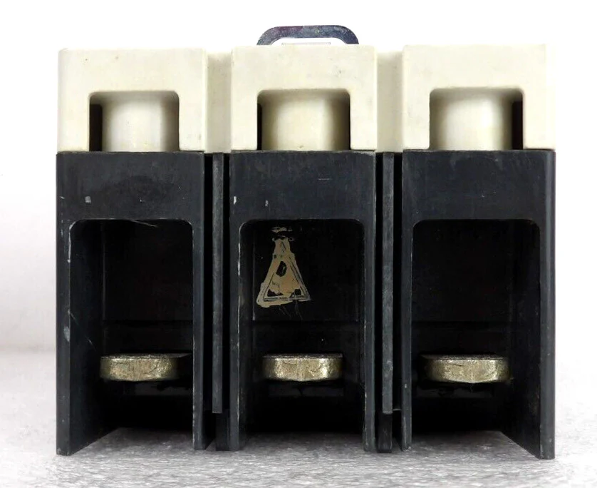 Eaton JGE3250NN Industrial Circuit Breaker J250E 69D2551G10 Lot of 4 Working - Image 4