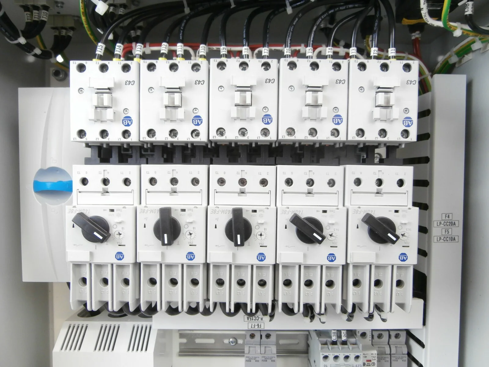 Edwards NRY1GR101US Power Distribution 3xIGX600M/2xIGX100L iGX Pumps TEL Trias - Image 8