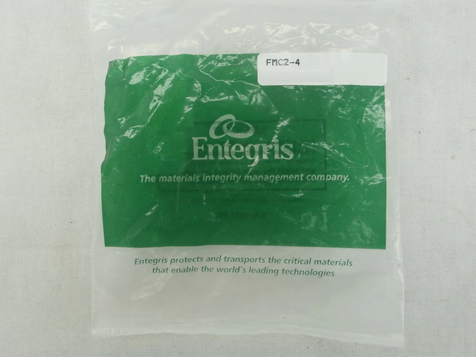 Entegris FMC2-4 NPT Pipe Straight 1/8" FNPT x 1/4" MNPT Reseller Lot of 21 New - Image 3