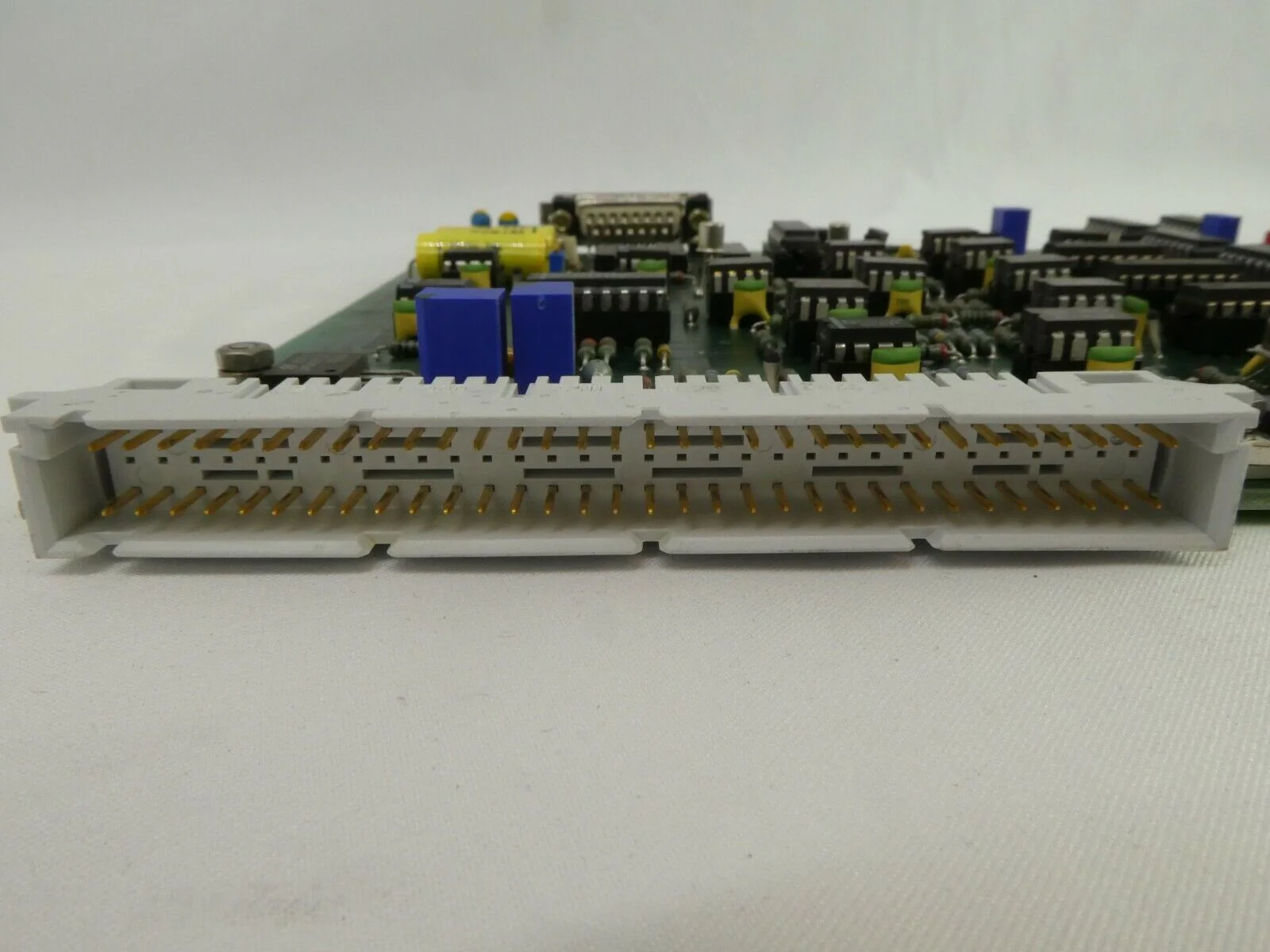 FEI Company 4022 192 70352 Relay PCB Card LNGN XL-30 ESEM Working Spare - Image 11