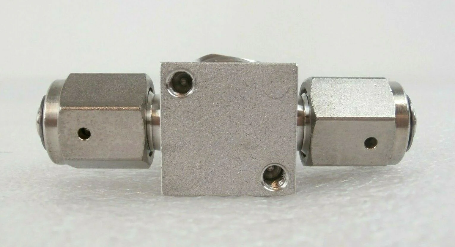 Fujikin 076776 Manual Open/Closed Diaphragm Valve KPJL7001 Reseller Lot of 5 - Image 7