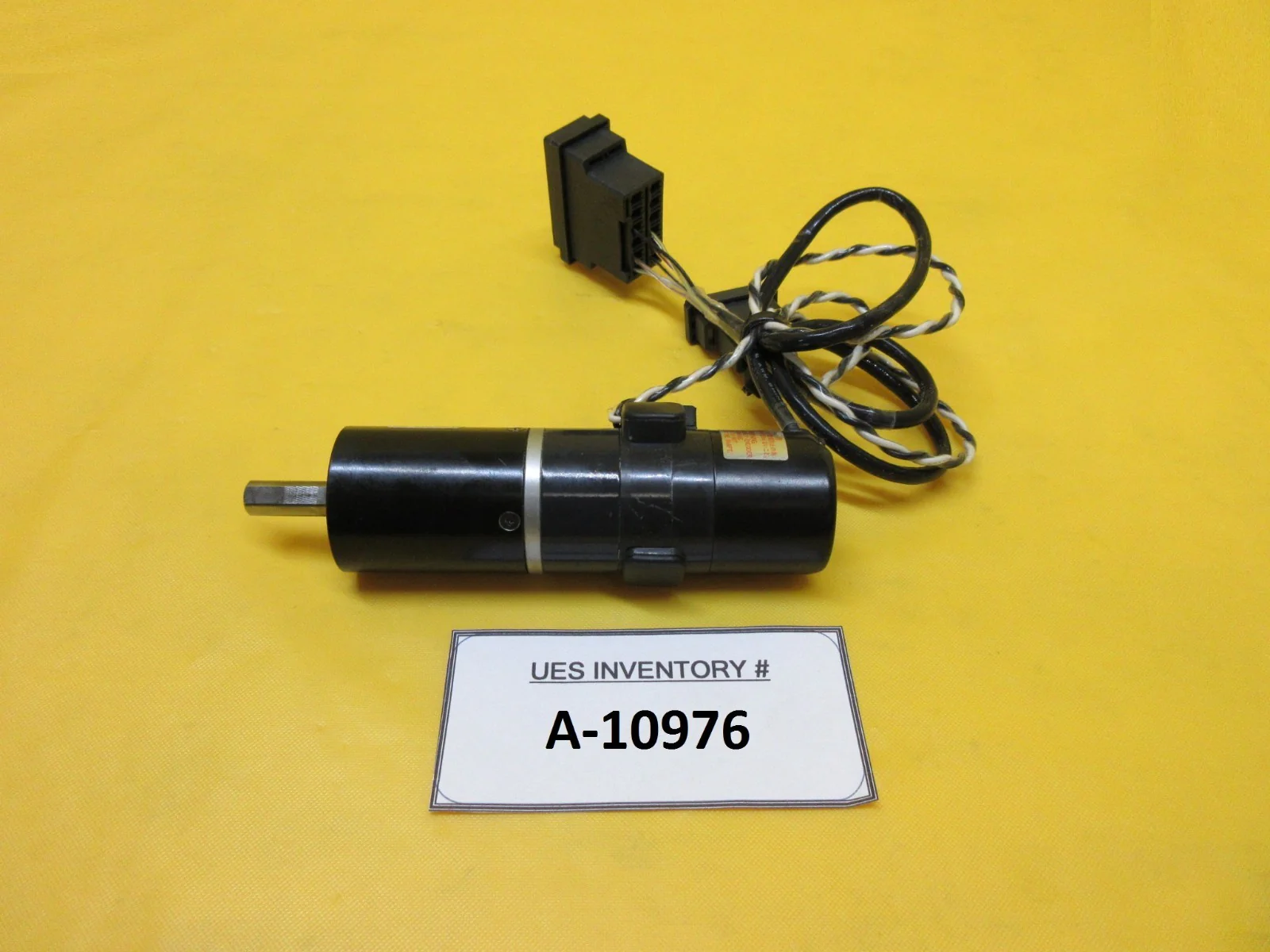 Harmonic Drive Systems RH-8C-3006-E100D0 DC Servo Actuator NSR-S205C Used