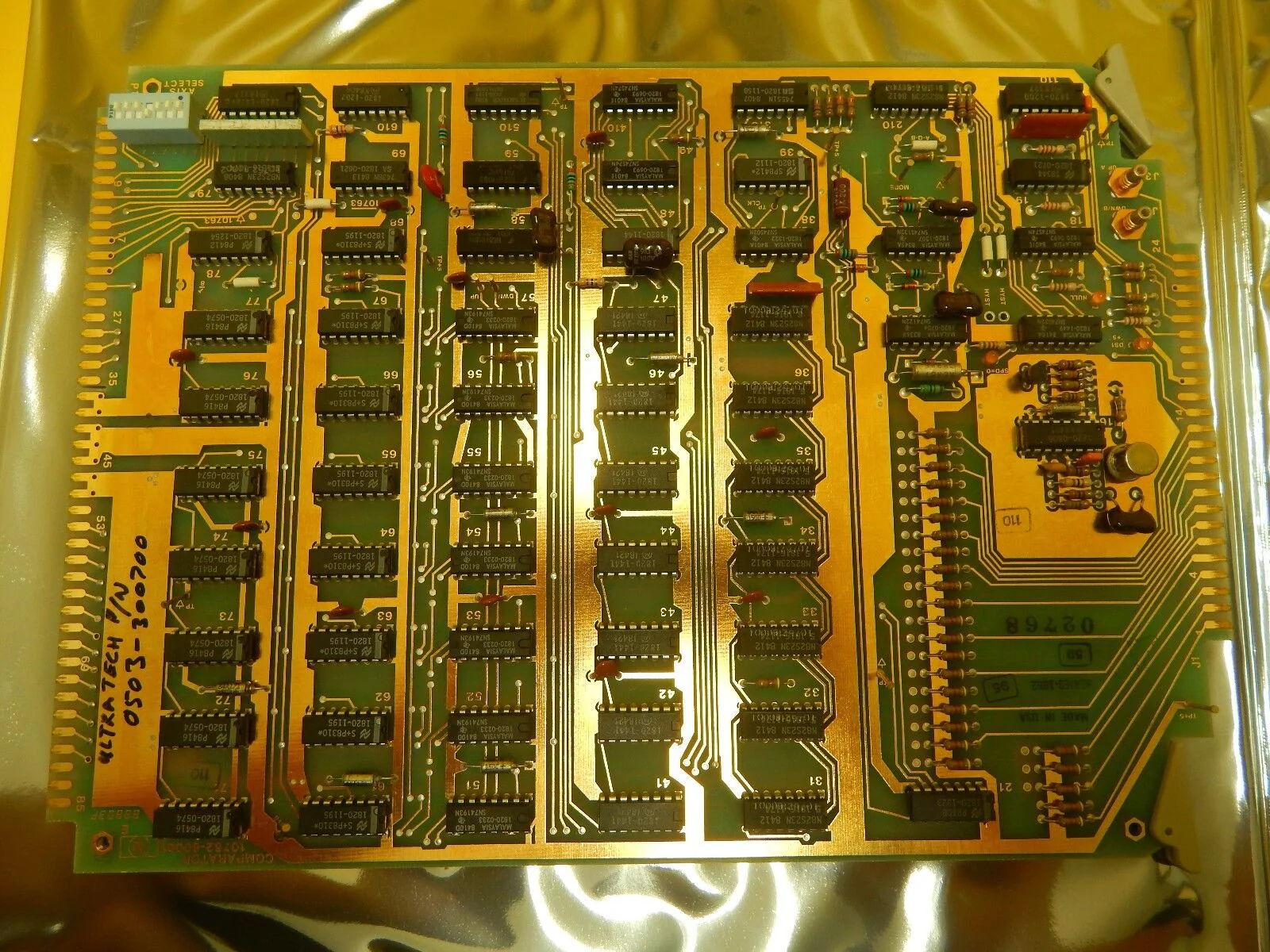 HP Hewlett-Packard 10762-60001 Comparator PCB Card Ultratech 0503-300700 Used - Image 2