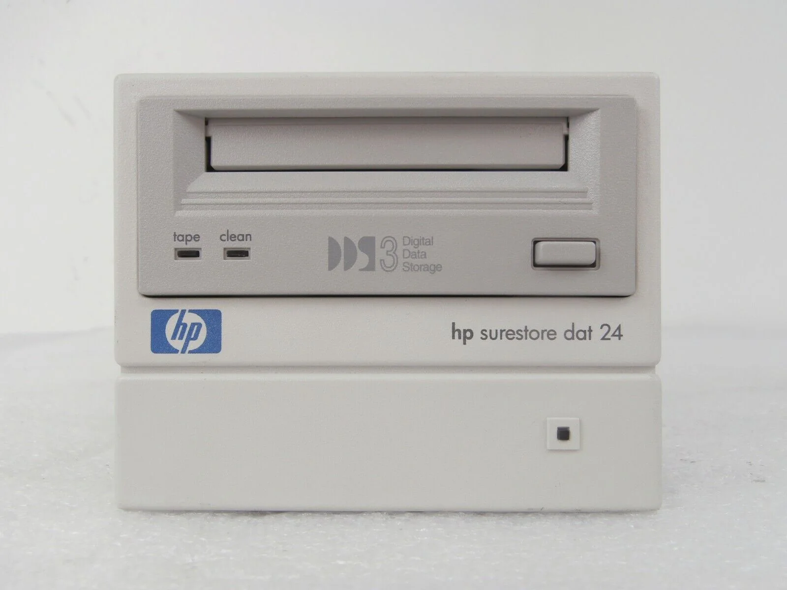 HP Hewlett-Packard SureStore Tape Drive DAT8 DAT24 Lot of 2 Hitachi I-900SRT - Image 6