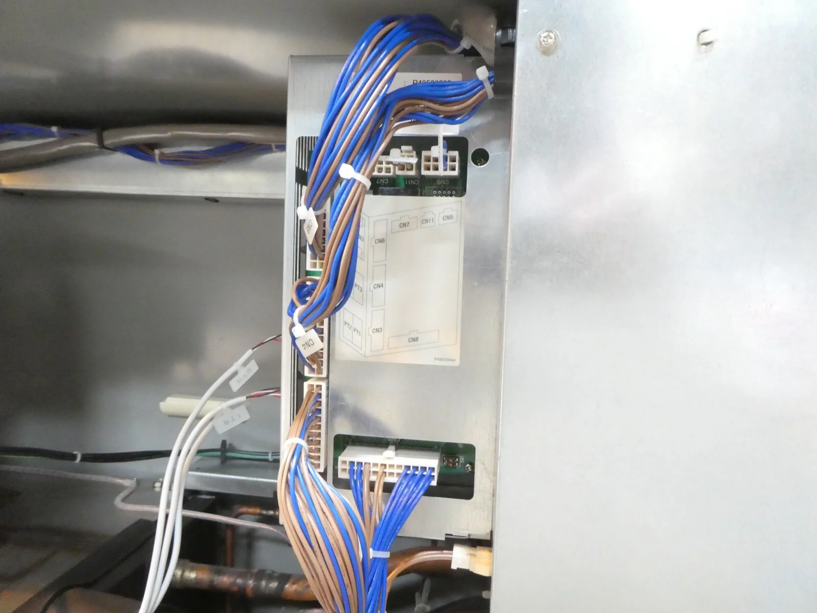 HRZ008-L SMC INR-496-005 Recirculating Thermo Chiller Dented Working Surplus - Image 11