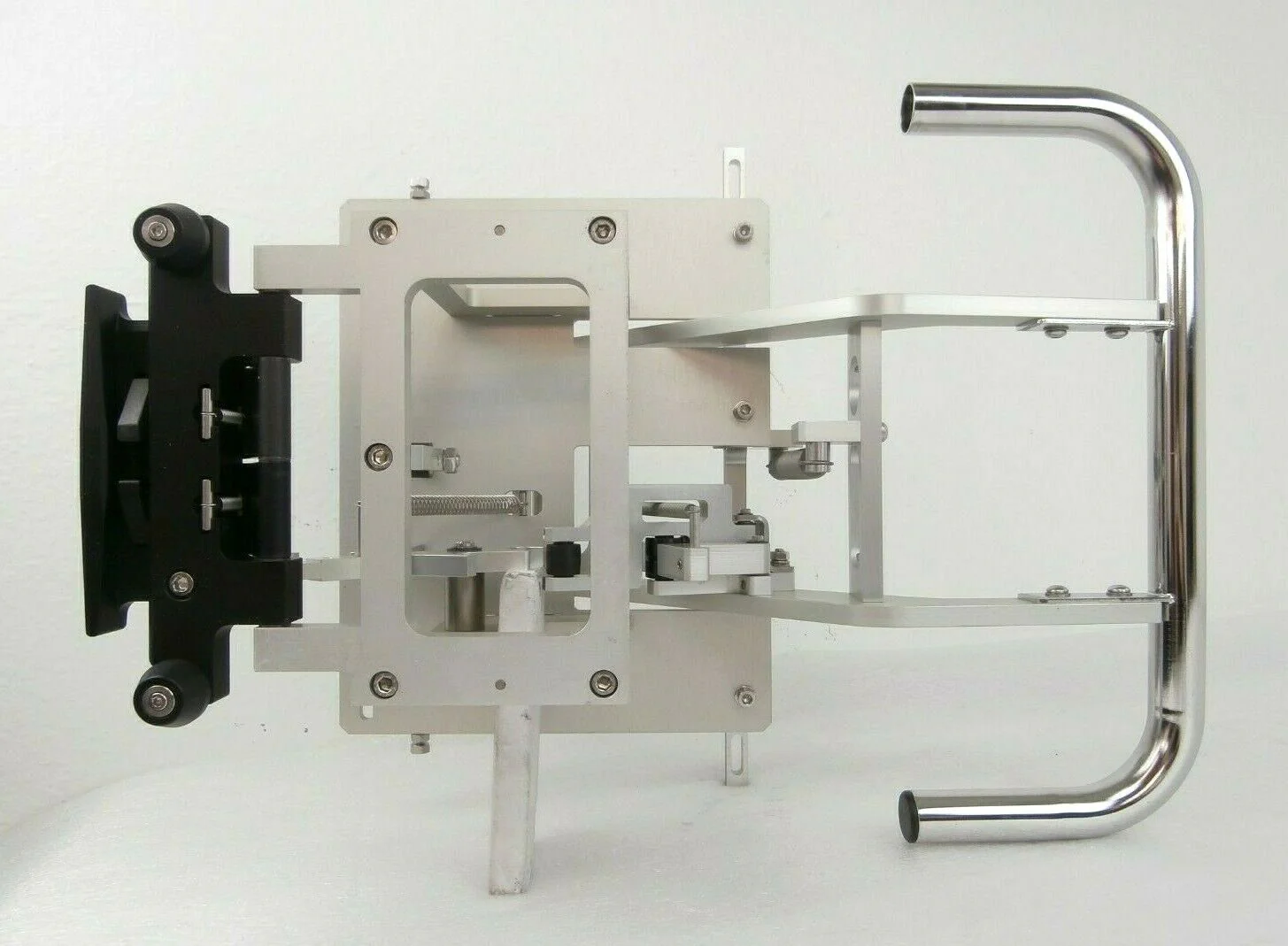 IDC PG.DK.A.005.01 Docking System Side to Side Working Surplus - Image 3