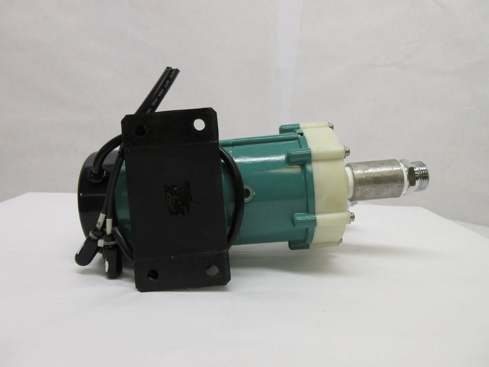 Iwaki MD-30RZM-200N Magnet Pump Used Working - Image 7
