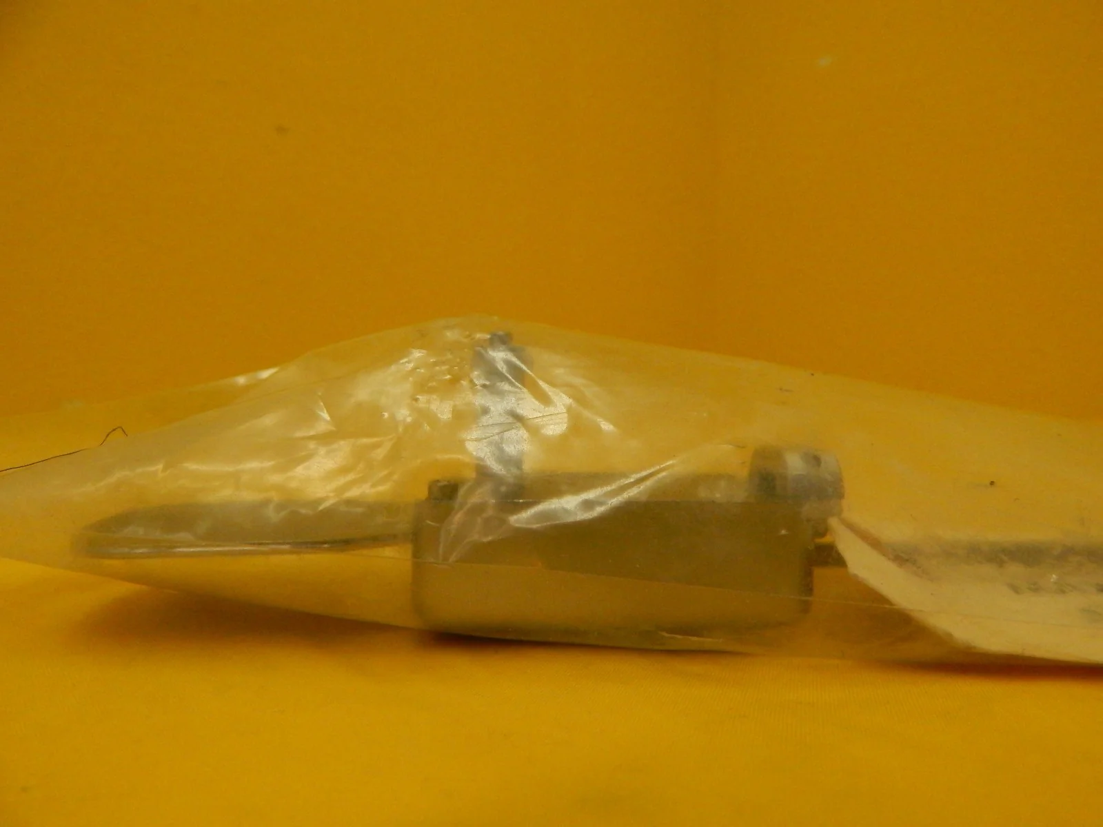 Kurt J. Lesker 750-005-G1 Sputtering Shutter Module Front Load Sensor New - Image 4