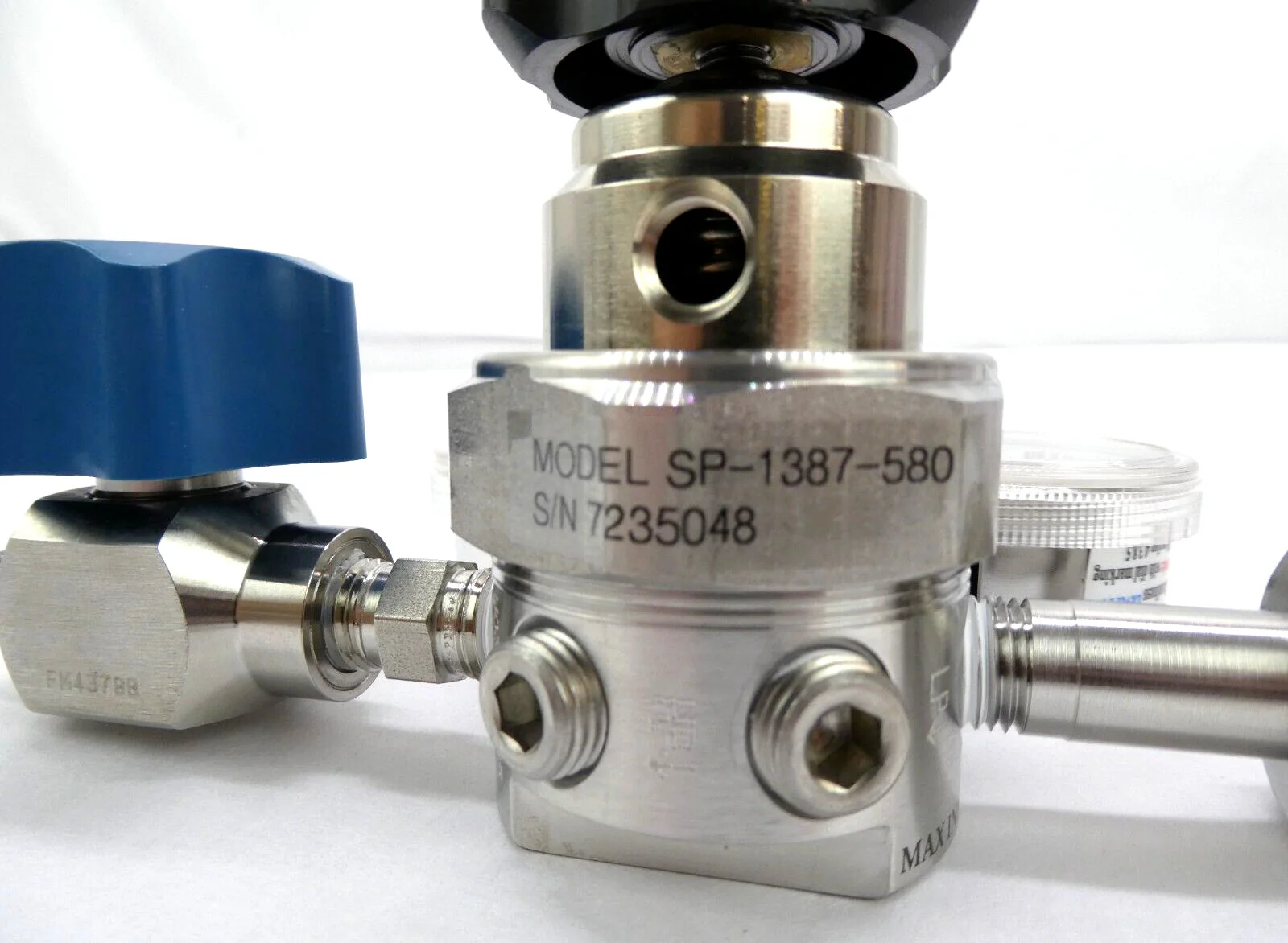 Matheson MREG-0975-XX High Purity Regulator SP-1387-580 Lot of 2 New Surplus - Image 12