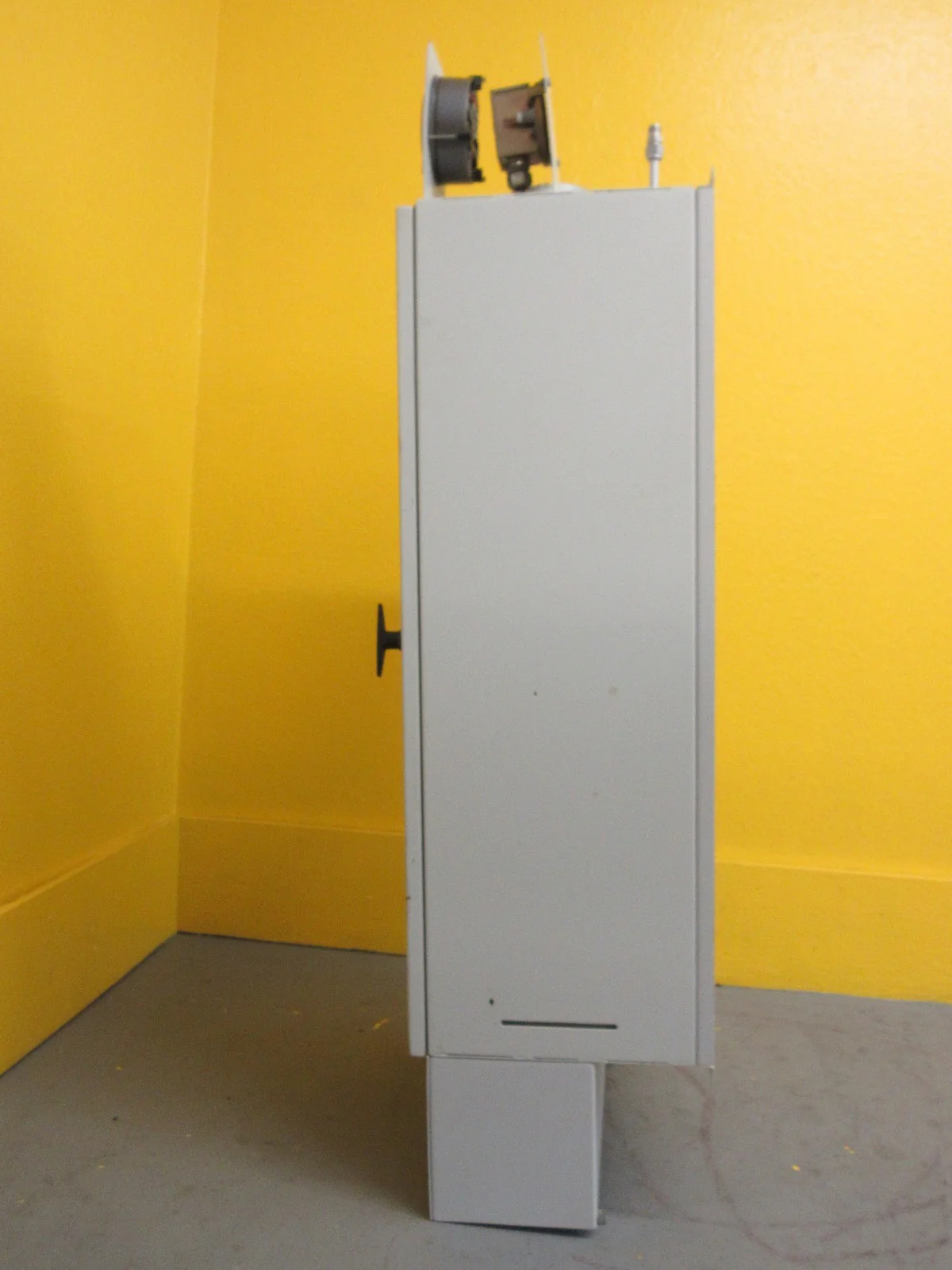 Matheson SEMI-GAS GSM-468 Gas Safety Monitor Cabinet SGS Halocarbon 14 CF4 Used - Image 4