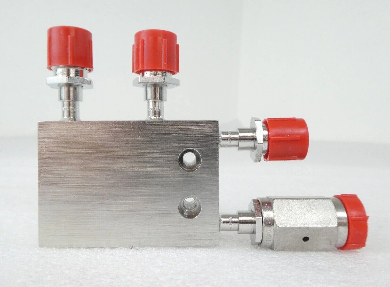 Mattson Technology 258-08904-00 High Purity Gas Manifold Reseller Lot of 3 New - Image 3