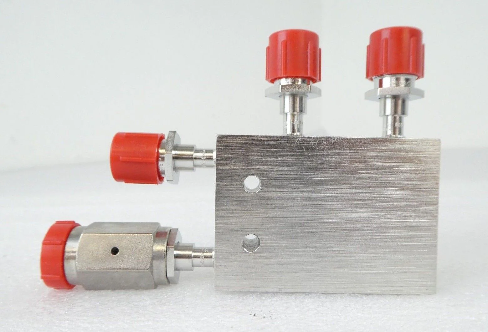 Mattson Technology 258-08904-00 High Purity Gas Manifold Reseller Lot of 3 New - Image 4