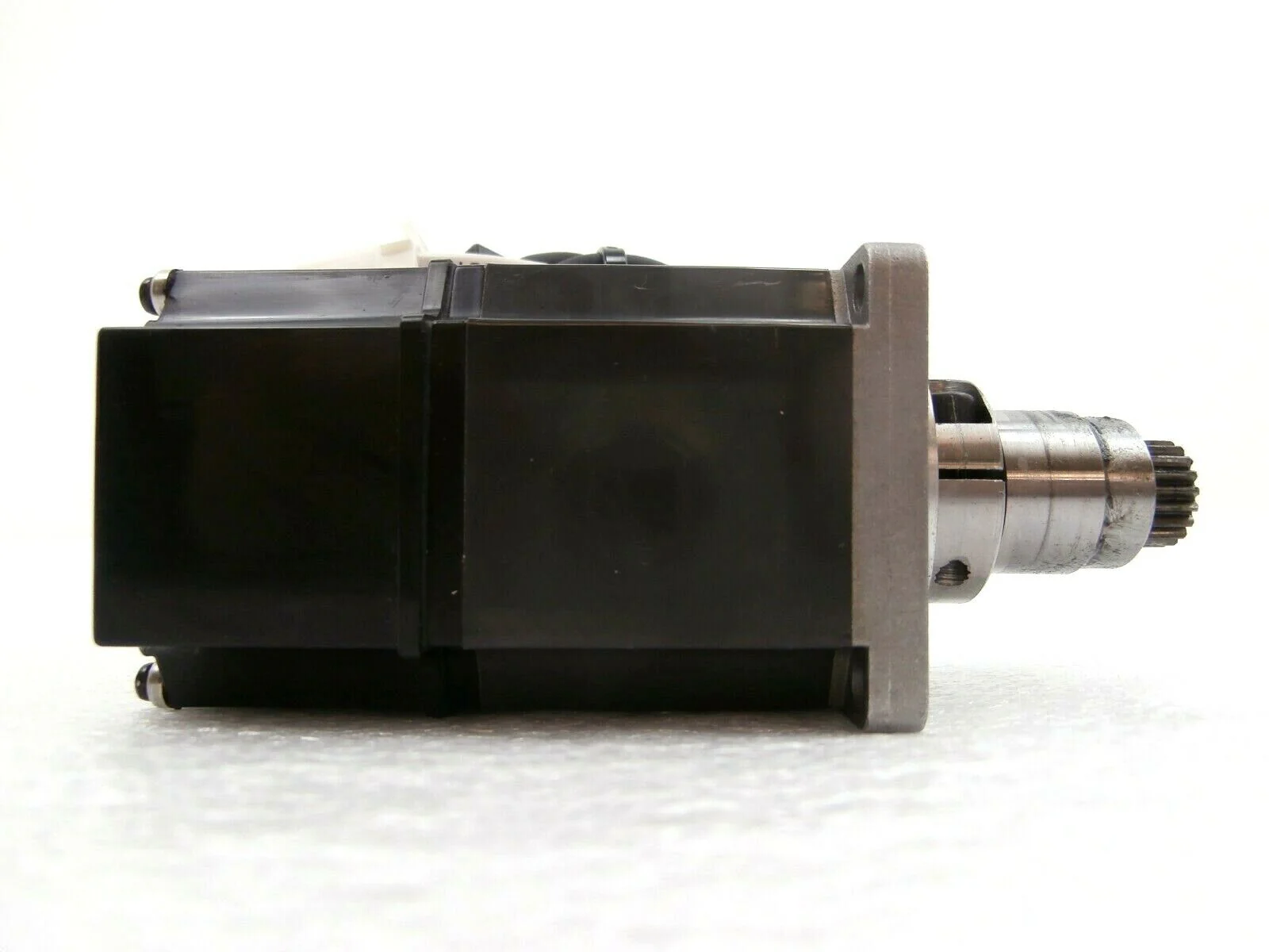 Mitsubishi Electric HC-MF23G1-UE AC Servo Motor 200W Working Spare - Image 4