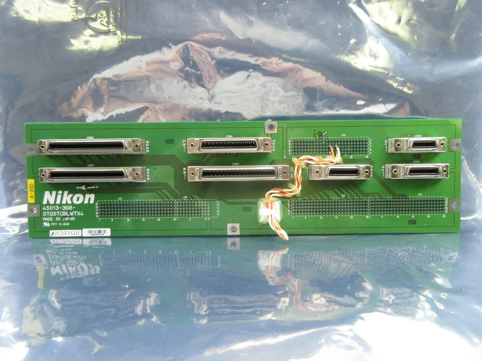Nikon 4S013-368 Backplane Interface Board PCB STGSTCBLWTX4 NSR System Used - Image 3