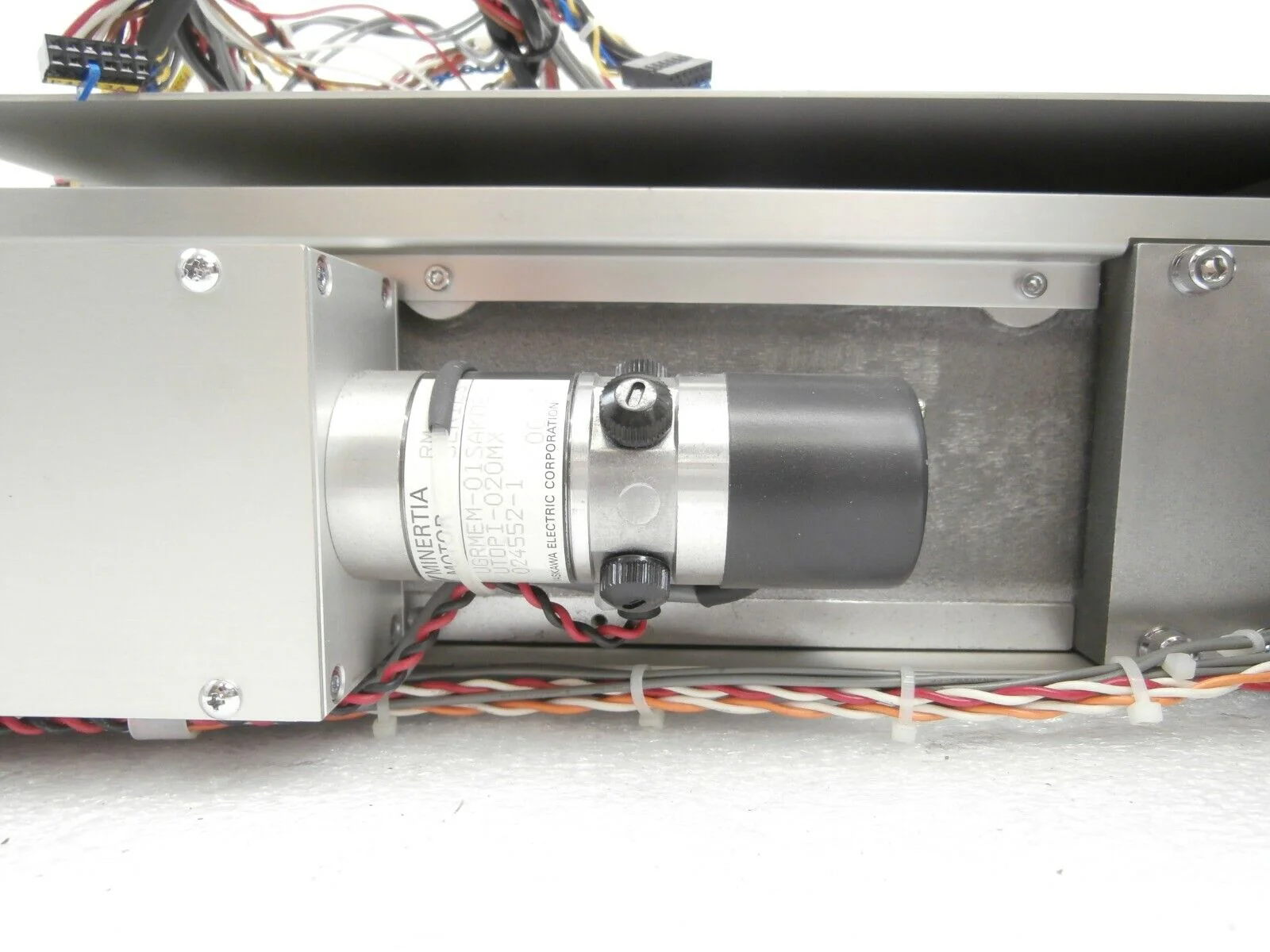Nikon NSR-S204B Right Wafer Loader Indexer Lift Assembly UTOPI-020MX Working - Image 7