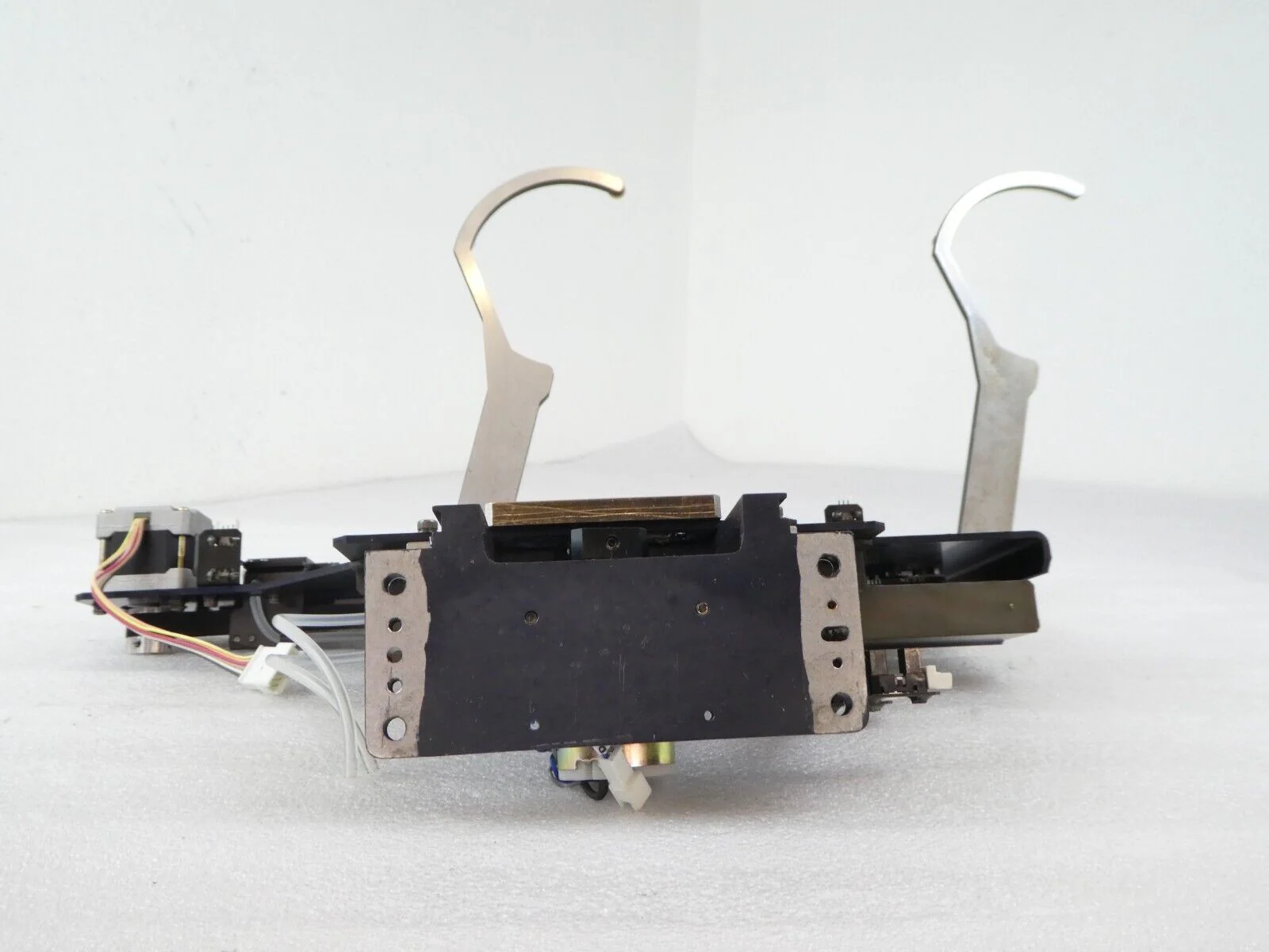 Nikon NWL860 200mm Wafer Inspection Dual Change Arm Assembly Working Surplus - Image 3