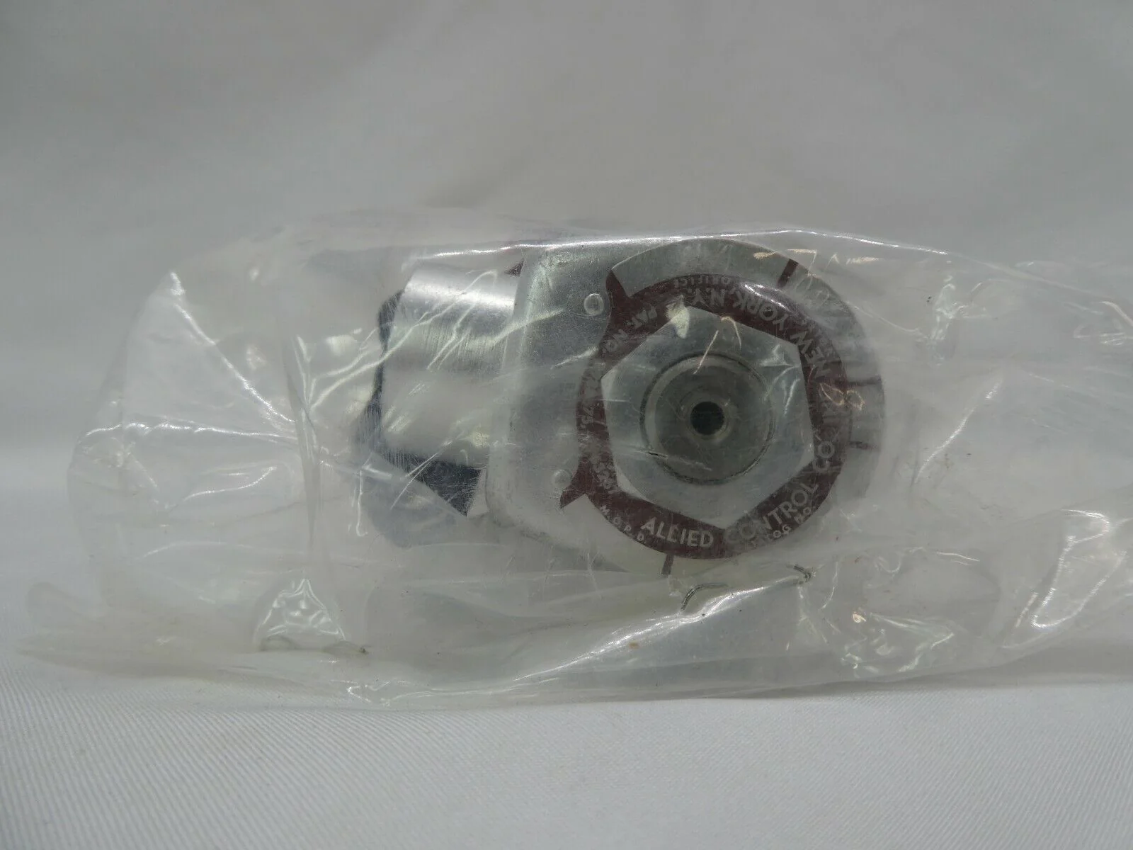 NRC National Research 1254-3/4 Pneumatic Valve Varian VSEA 5865013 New Surplus - Image 8