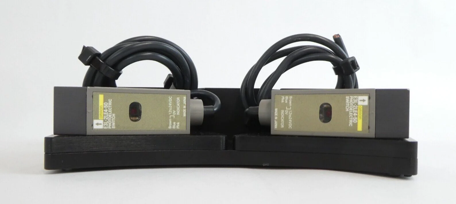 Omron E3L-2LE4-50 E3L-2DE4-50 Photoelectric Switch Laser Emitter Working - Image 5