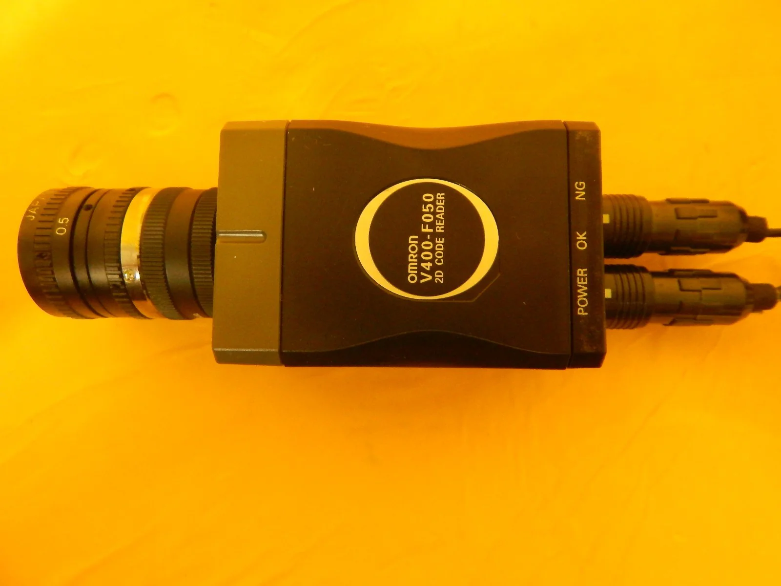 Omron V400-F050 2D Code Reader Camera 25mm TV Lens with Cable Used Working - Image 3