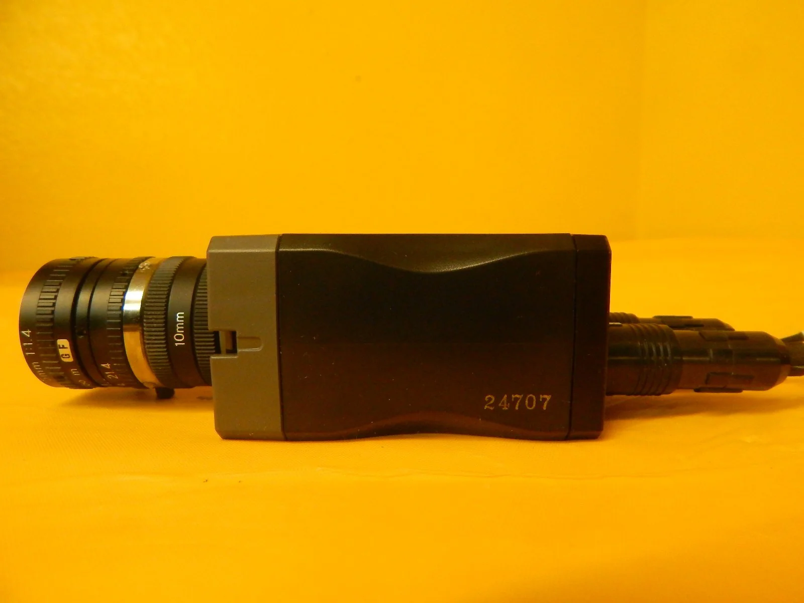 Omron V400-F050 2D Code Reader Camera 25mm TV Lens with Cable Used Working - Image 4