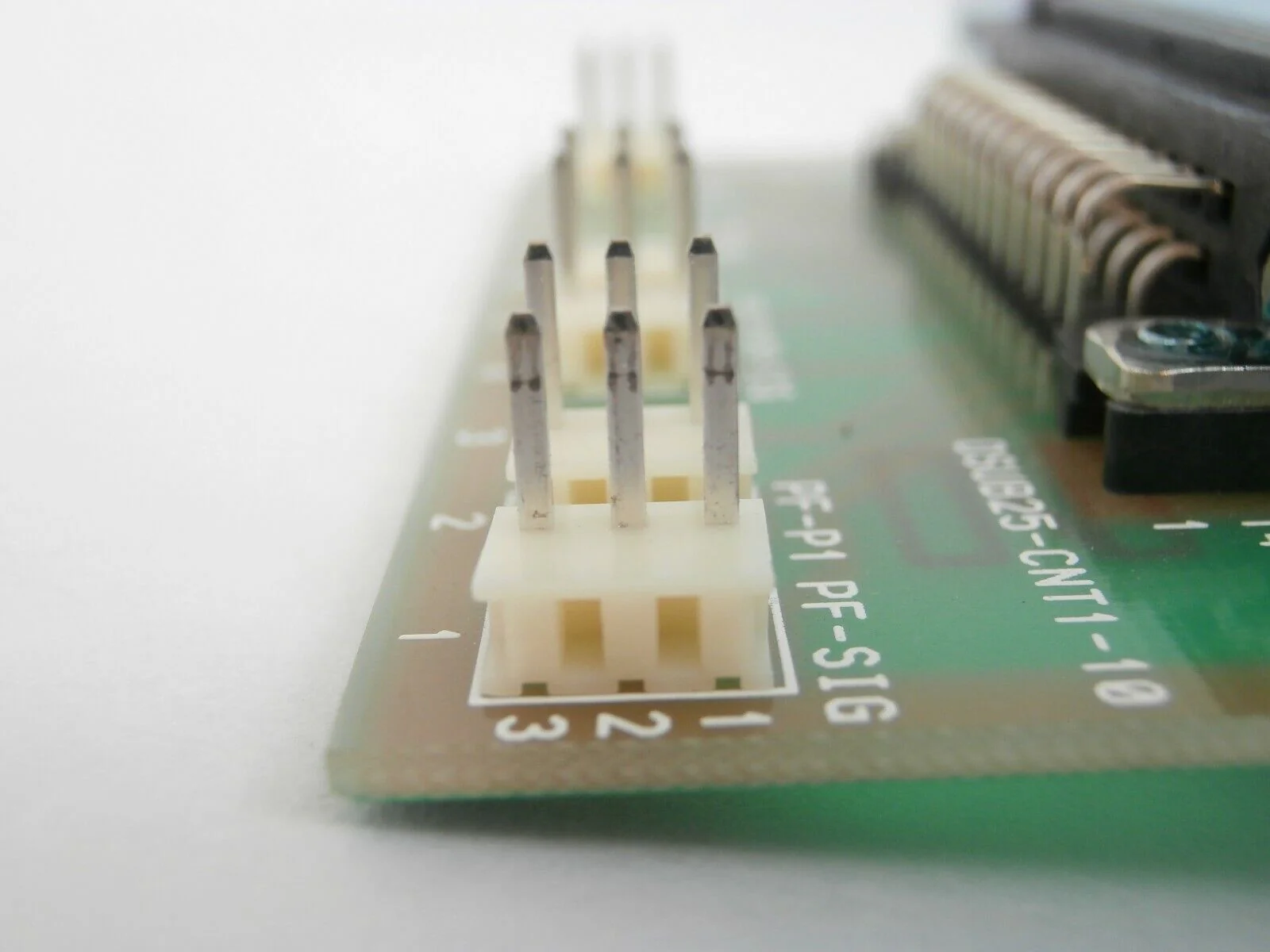 Pearl Kogyo DSUB25-CNT1-10 RF Monitor Connector Board PCB Working Surplus - Image 8